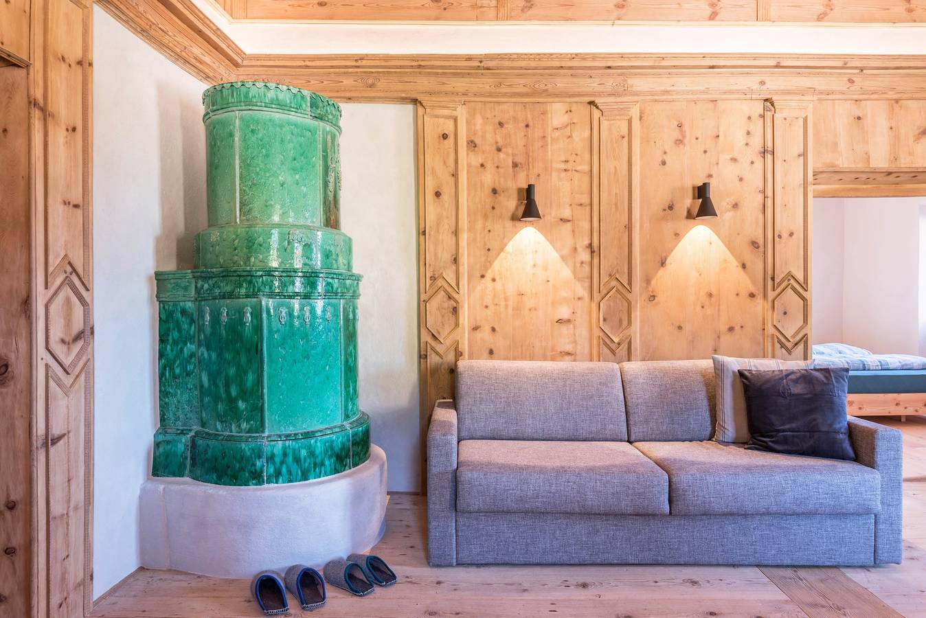 Ganze Wohnung, Ferienwohnung Hof im Thal Apt Zirbe mit wunderschönem Bergblick und Balkon  in Aldein, Südtirol
