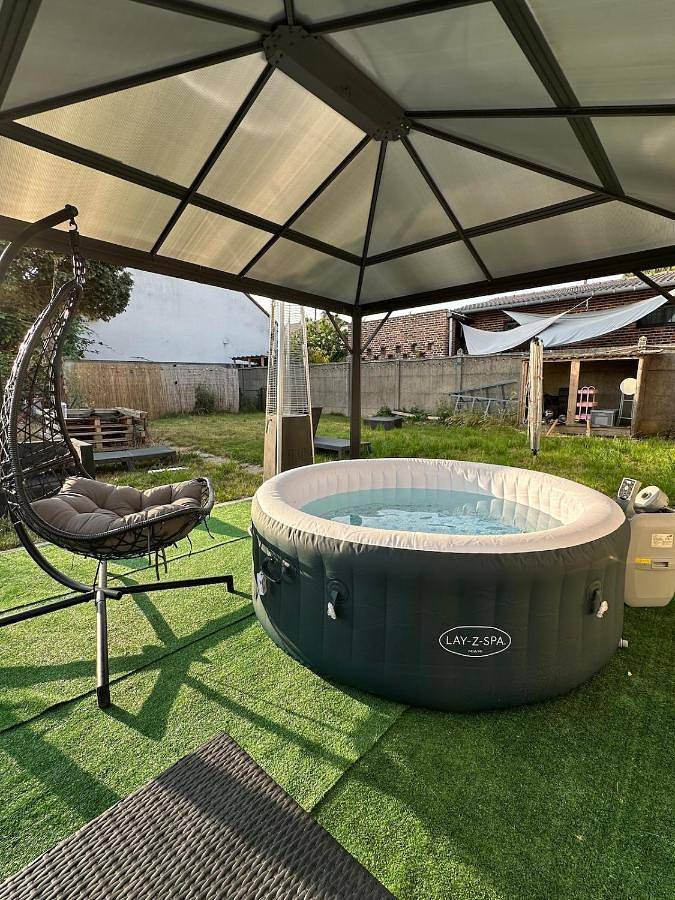 Maison de vacances pour 3 personnes, avec jacuzzi ainsi que jardin et terrasse, animaux acceptés