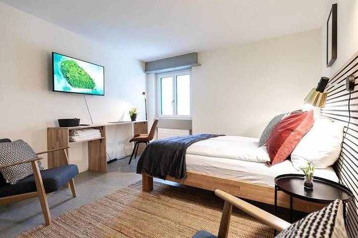Ganze Wohnung, Central St. Gallen Studio (blue): Fast Wifi & kitchen for shared use in St. Gallen, Zürich Voralpen