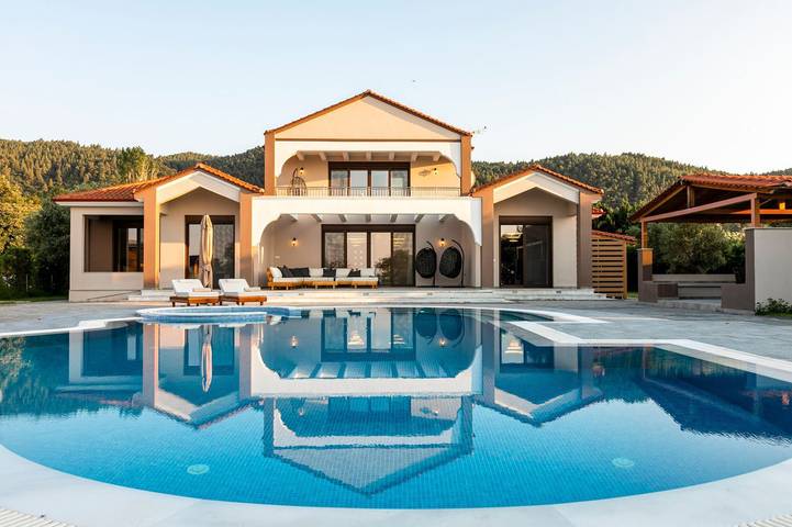 Ferienhaus für 6 Personen, mit Balkon und Garten sowie Pool und Sauna