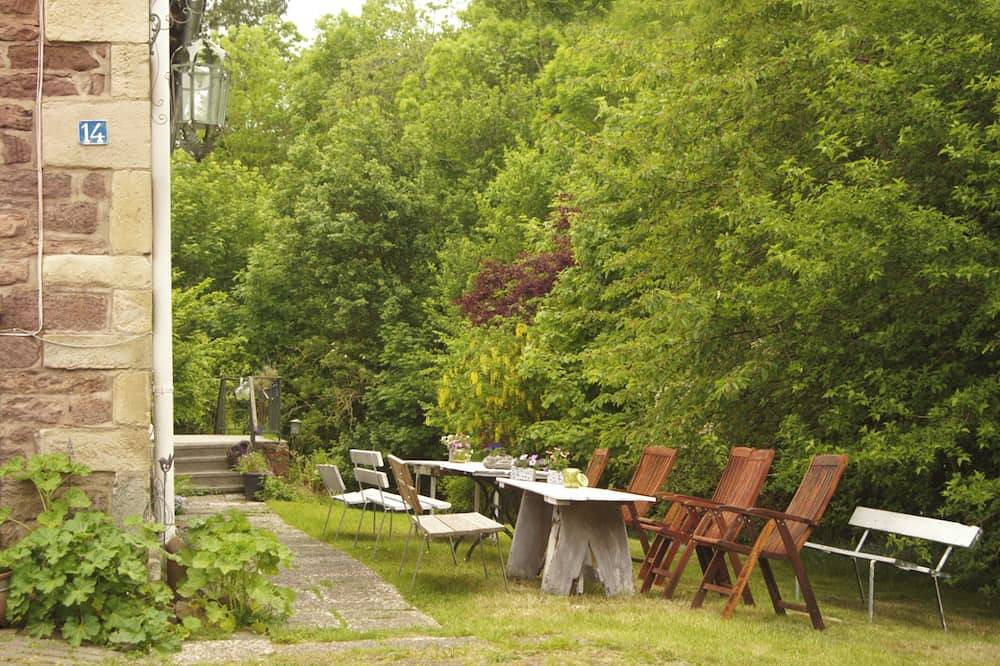 Ganze Wohnung, Appartement 1 im Erdgeschoss hinter historischen Bruchsteinwänden in Kalletal, Kreis Lippe