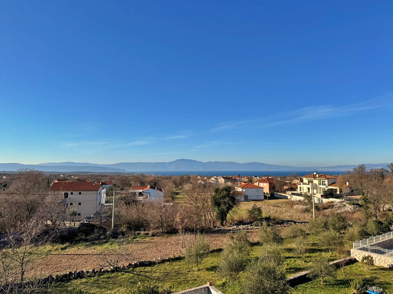 Ganze Wohnung, Apartment Pavle 3 - ruhige Lage, Meerblick, Haustiere erlaubt, Garten, Grill, kostenlose Parkplätze in Malinska-Dubašnica, Krk