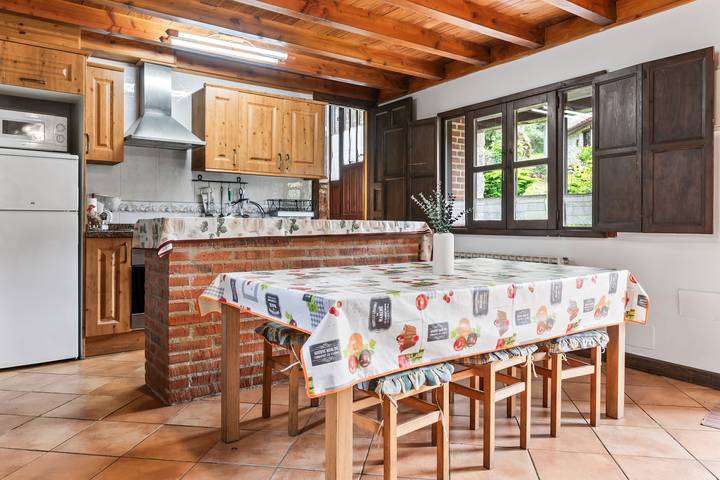 Casa rural para 9 personas, con jardín, Se admiten mascotas en Comarca de Oriente - 4