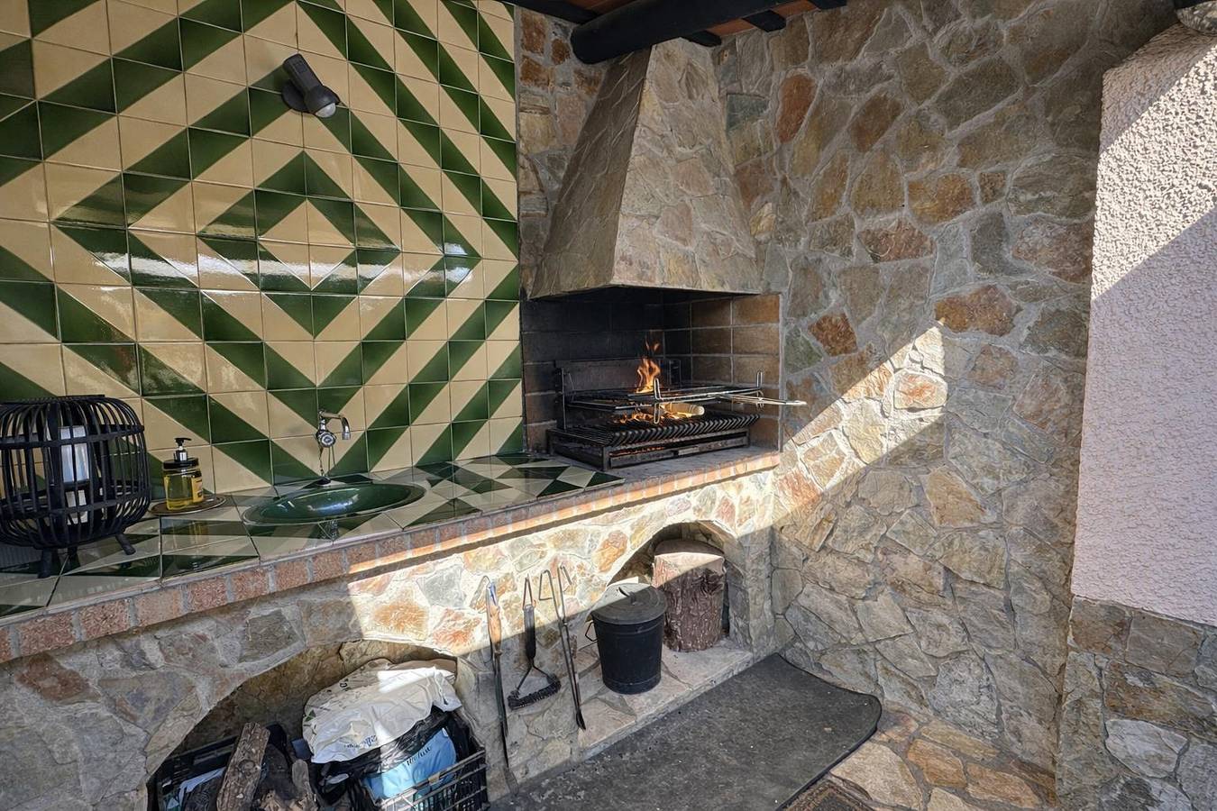 Villa Casa Marsa, nueva casa disponible con aire acondicionado y piscina in Cabanyes, Calonge