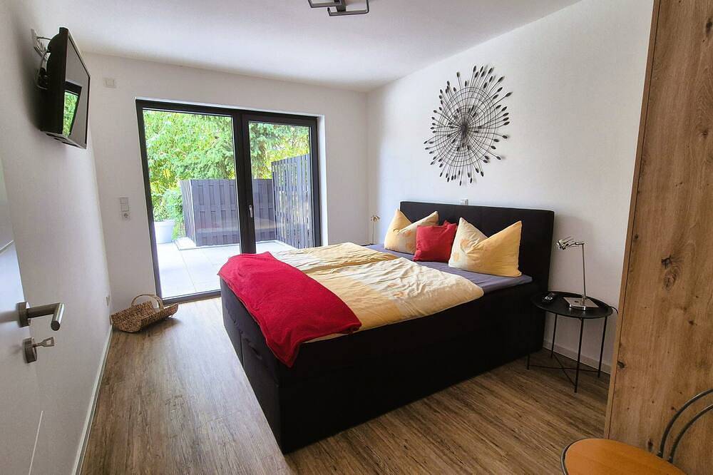Ferienhaus im Zentrum: Terrasse, ruhig, grün, tierfreundlich, behindertengerecht in Sangerhausen, Harzvorland