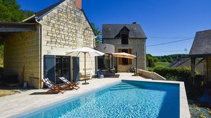 Gîte pour 7 personnes, avec piscine et jardin à Thizay
