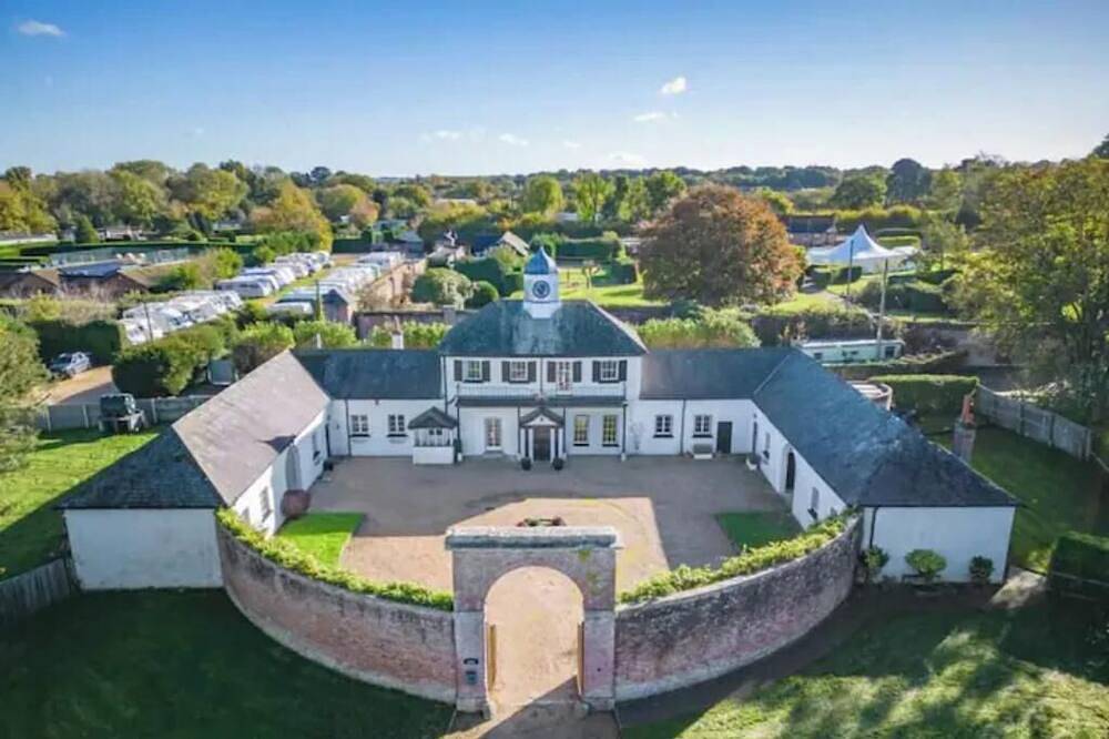 Cottage for 4 People in Poole, South West England