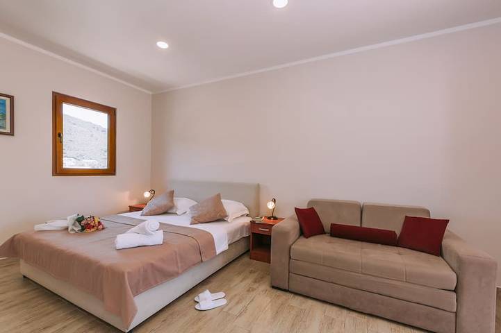 Ferienwohnung für 4 Personen, mit Balkon in Budva - 2