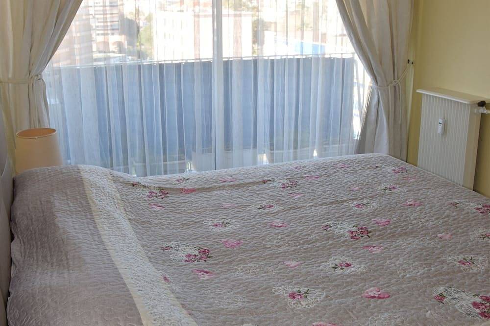 Entire apartment, Splendid apartment, sea view on Fréjus-plage in Frejus, Mediterranean Coast (France)