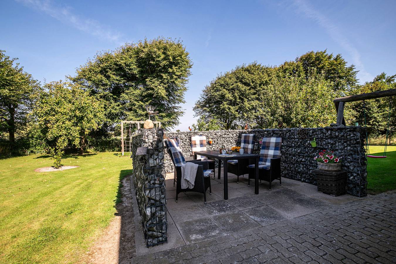 Ganze Wohnung, Ferienwohnung Kiebeitznest" mit Meerblick, privater Terrasse und Wi-Fi in Kaiser-Wilhelm-Koog, Dithmarschen