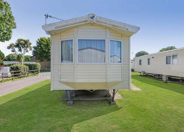 Glamping for 8 people on the Isle of Wight