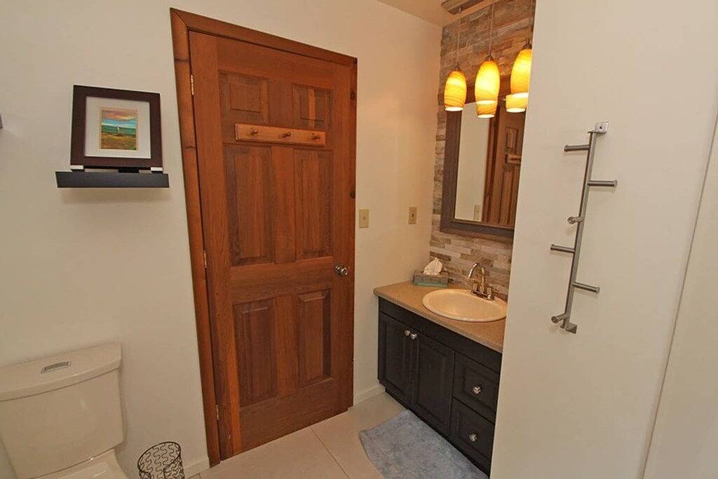 Häuschen im Wald in Huronsee (Kanada)