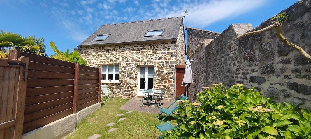 Gîte pour 4 personnes, avec jardin à La Gouesnière - 3