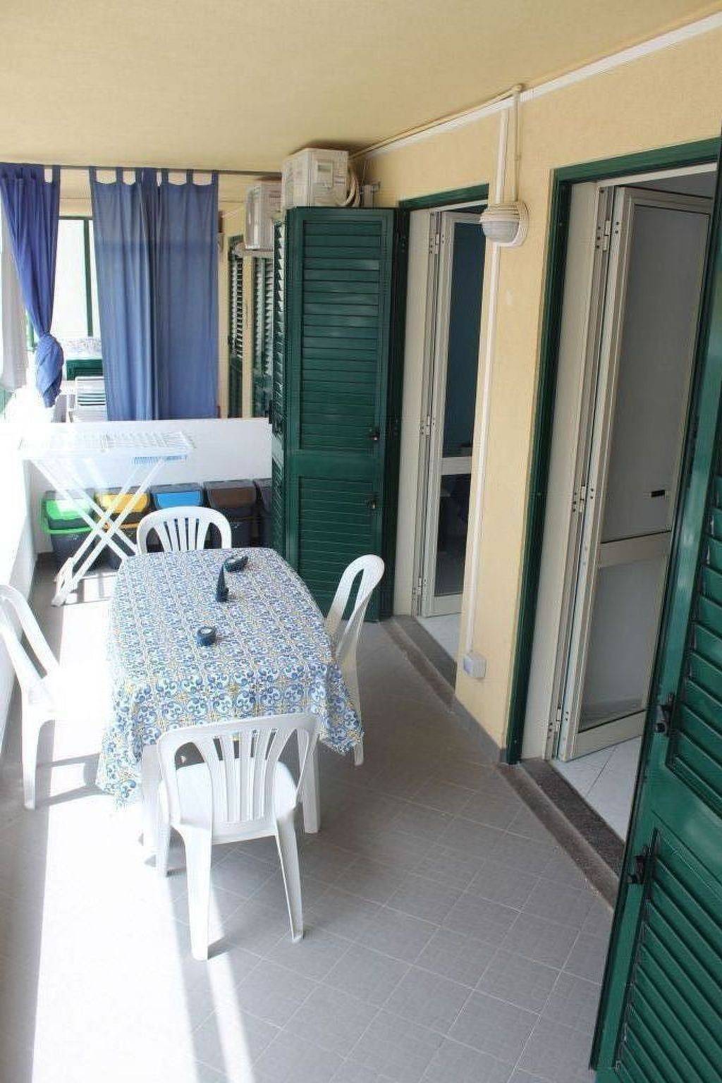 Apartamento entero, Acogedor apartamento a 400 m de la playa de Canneto, con terraza y pesca in Lipari
