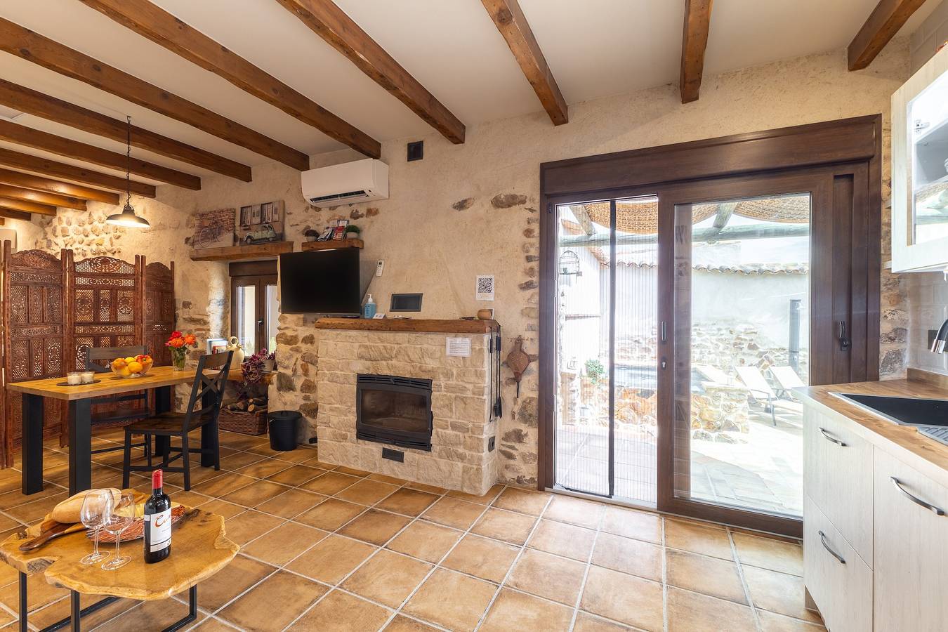 Ganze Wohnung, Ferienwohnung 'El Rincon De San Juan' mit privatem Pool, Wi-Fi und Klimaanlage in Marjaliza, Toledo Provinz