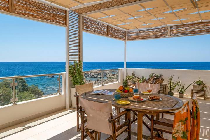 Gîte pour 6 personnes, avec vue et terrasse, animaux acceptés dans Palaiochora - 2