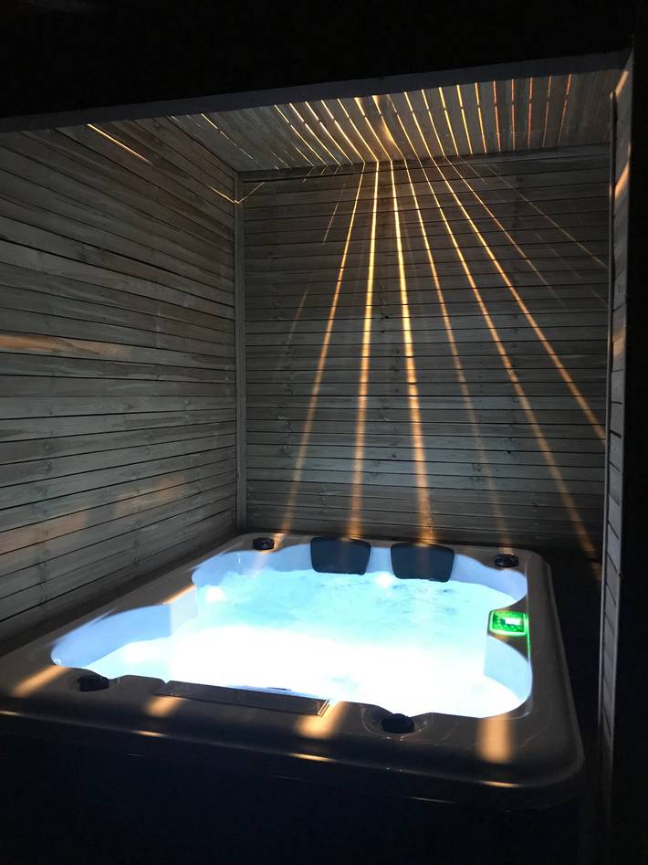 Gîte pour 8 personnes, avec jacuzzi à Vallon-Pont-d'Arc - 2