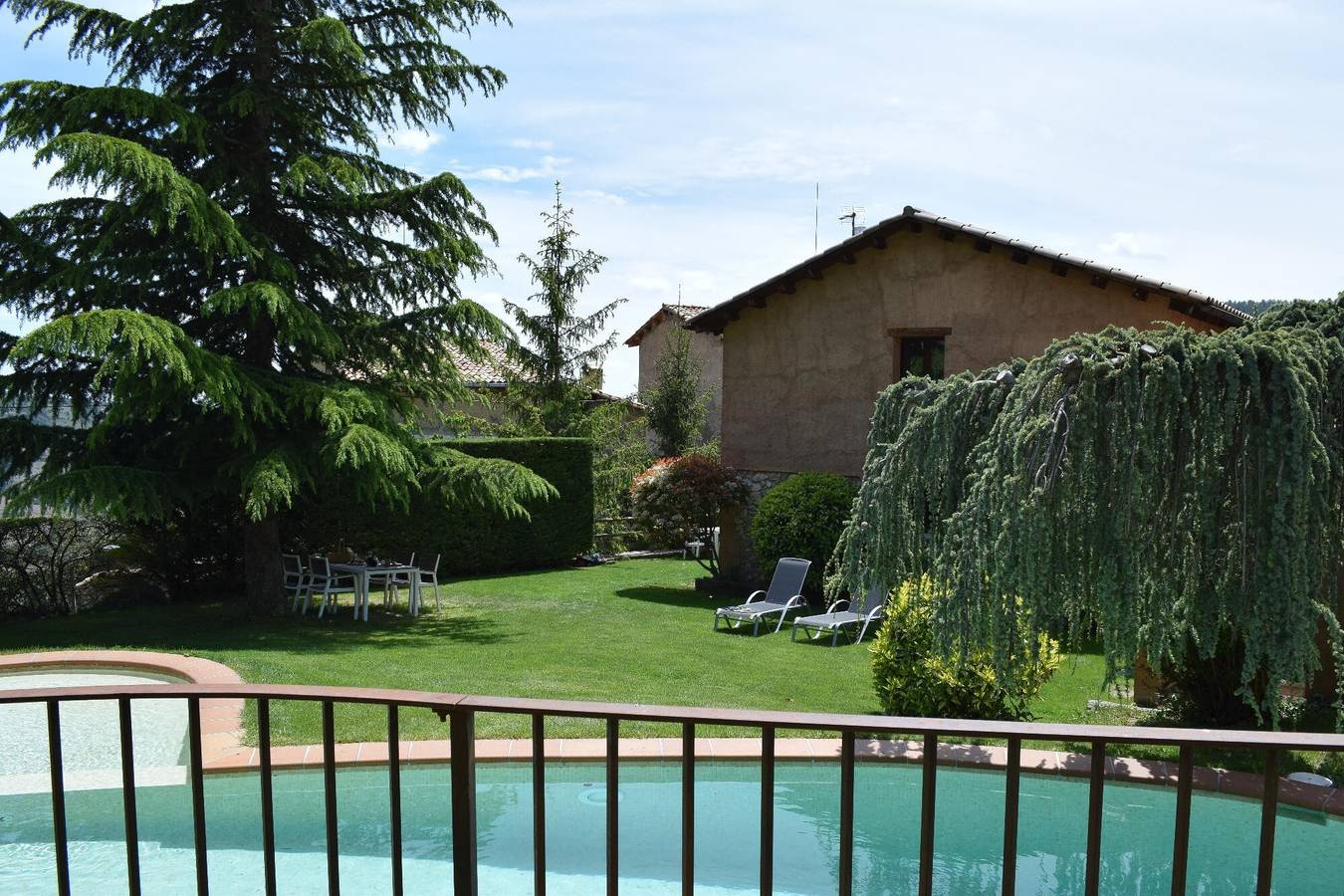 Casa rural 'El Racó D'Espunyes' con vistas a la montaña, piscina privada y Wi-Fi in Odén, Pirineos