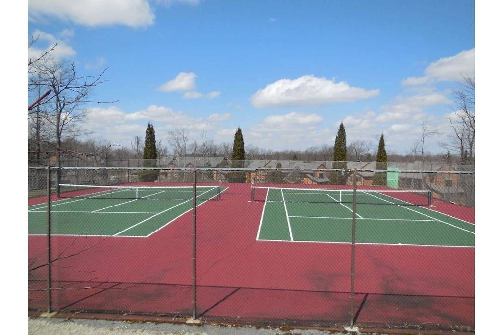 Ganze Wohnung, King Bed! 2B2B ground level near golf; fall leaf peeping! Well equipped kitchen! in Hidden Valley, Pennsylvania