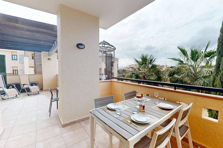 Ferieleilighet for 4 personer, med terrasse og badebasseng i tillegg til hage - 1