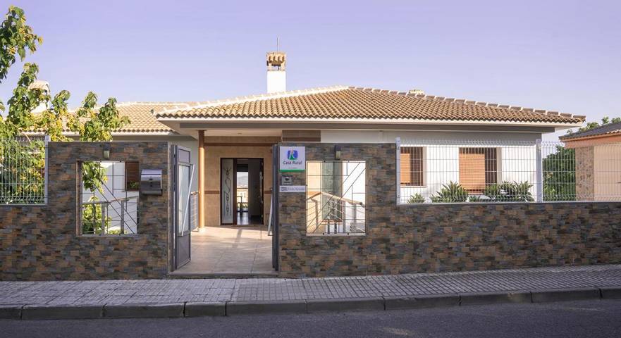 Casa rural para 9 personas, con Balcón y Terraza además de Jardín y Piscina en Valdepeñas de Jaén - 3