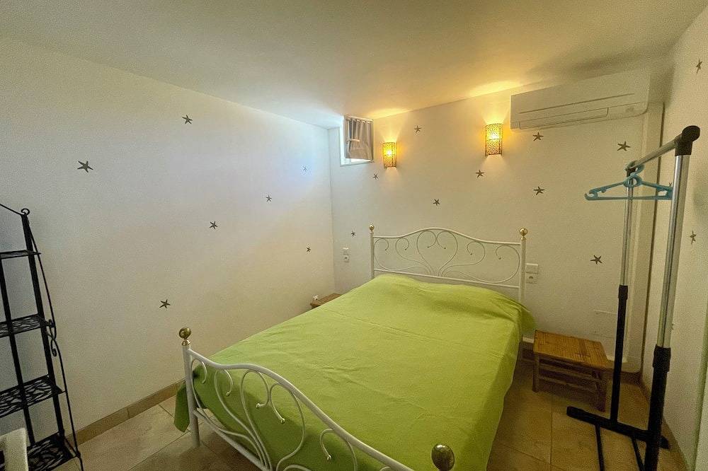 Appartement entier, Porticcio ground floor villa 70 m² 4/5 persons fully Air Conditioned in Porticcio, Grosseto-Prugna