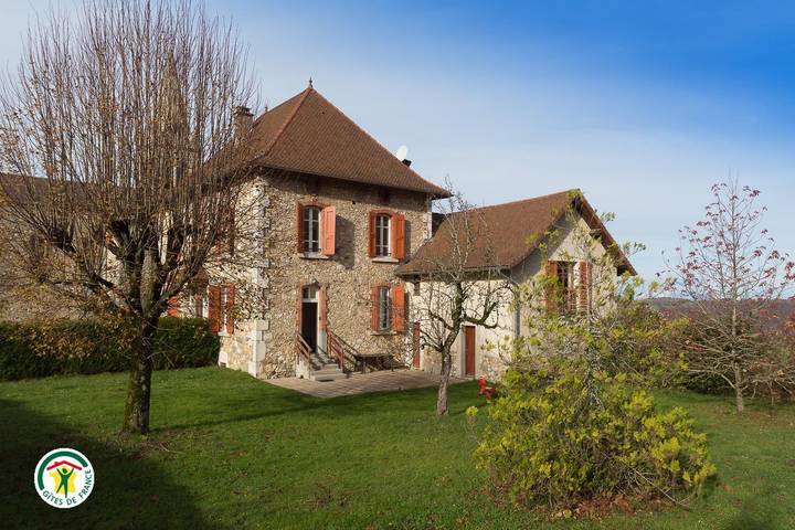 Gîte pour 7 personnes, avec Terrasse et Jardin à Merlas