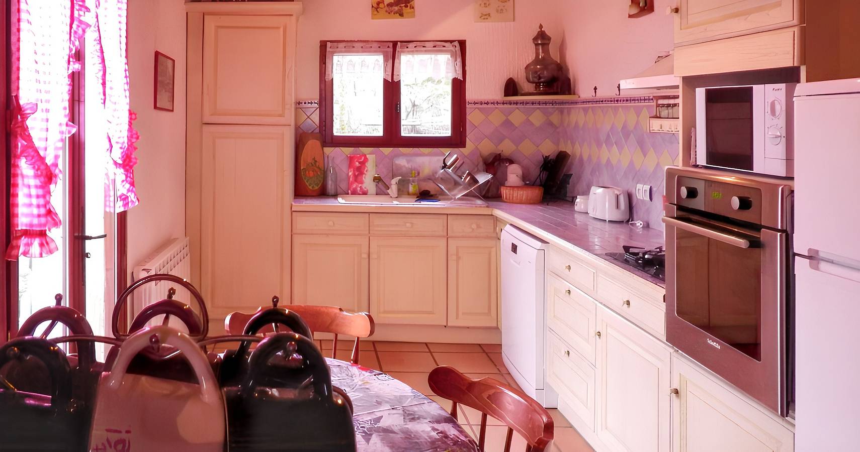 Casa encantadora en Coucouron, vista a la montaña, chimenea in Coucouron, Macizo Central