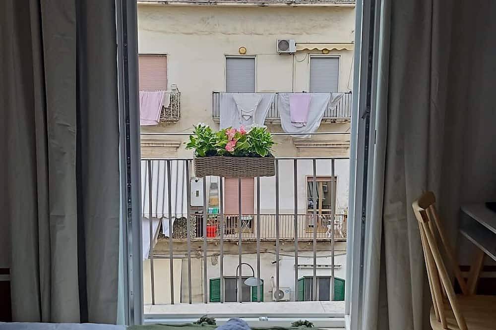 Double room in the heart of Naples, a few steps from Via Tribunali in Nápoles, Provincia de Nápoles