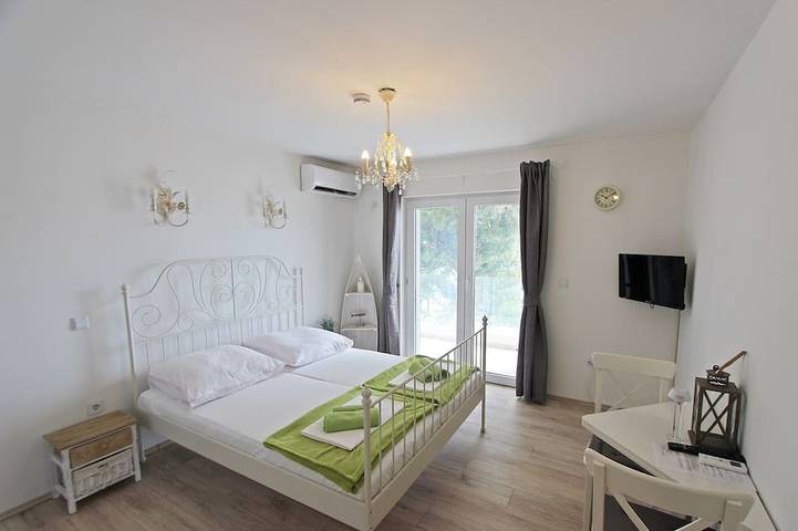 Ganze Wohnung, Villa Danica - Studio Apartment mit direktem Blick aufs Meer, 4 Sterne in Betina, Tisno
