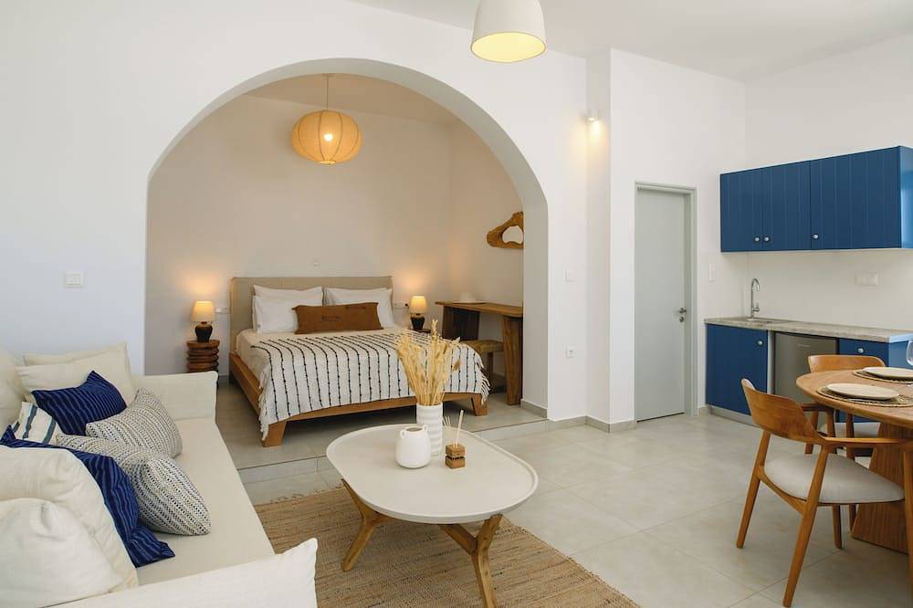 Entire apartment, Richti studio -  self service Aegean Sea view! in Amorgos