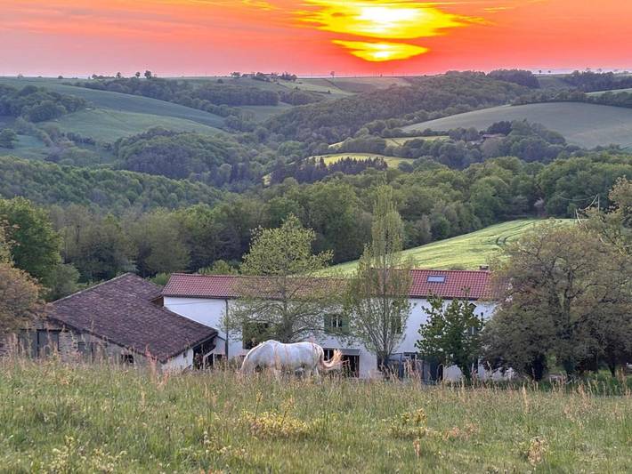 Chambre d’hôte pour 2 personnes, avec vue et jardin, animaux acceptés à Mont-Roc