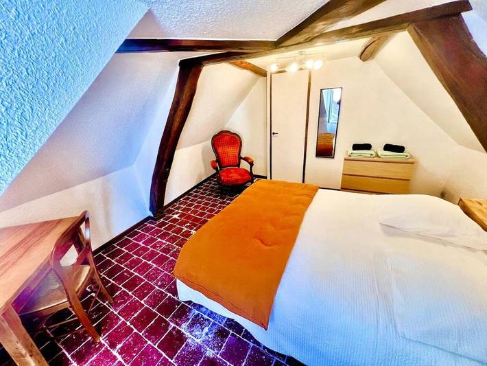 Location de vacances pour 3 personnes, avec terrasse et jardin dans Château du Clos Lucé - 4