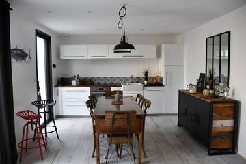Gîte pour 8 personnes, avec jacuzzi ainsi que terrasse et jardin dans Locmaria (Groix)