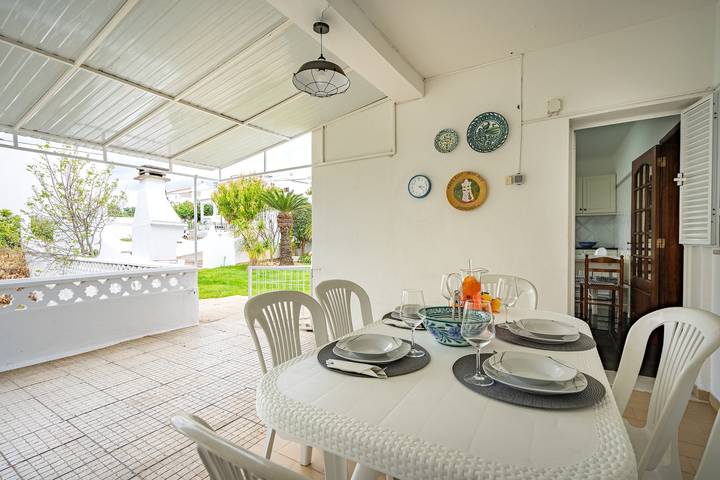 Location de vacances pour 6 personnes, avec jardin, adapté aux familles à Porches - 2