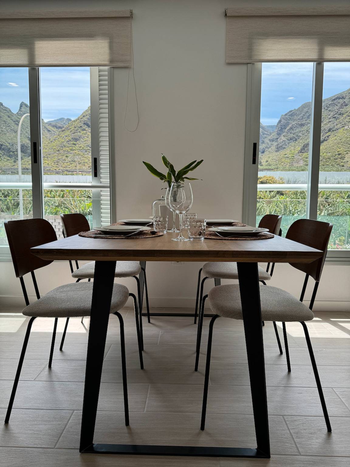 Apartamento entero, Apartamento Vacacional 'Apto Moderno Con Vistas Únicas' con Vista al Mar, Terraza Privada y Wi-Fi in Los Silos, Tenerife Norte