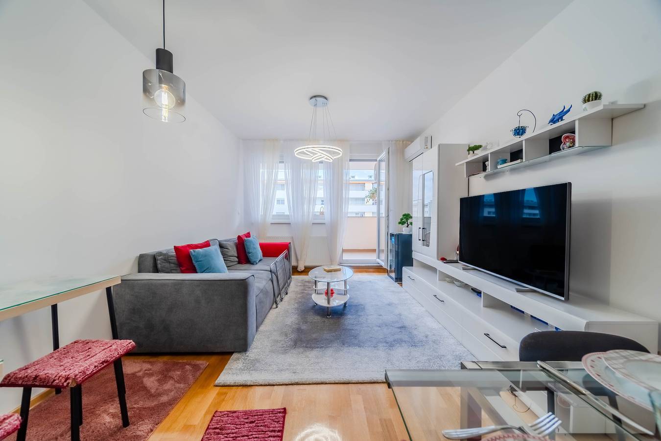 Ganze Wohnung, Apartment Saga With Terrace And Parking in Zagreb, Zagreb und Umgebung