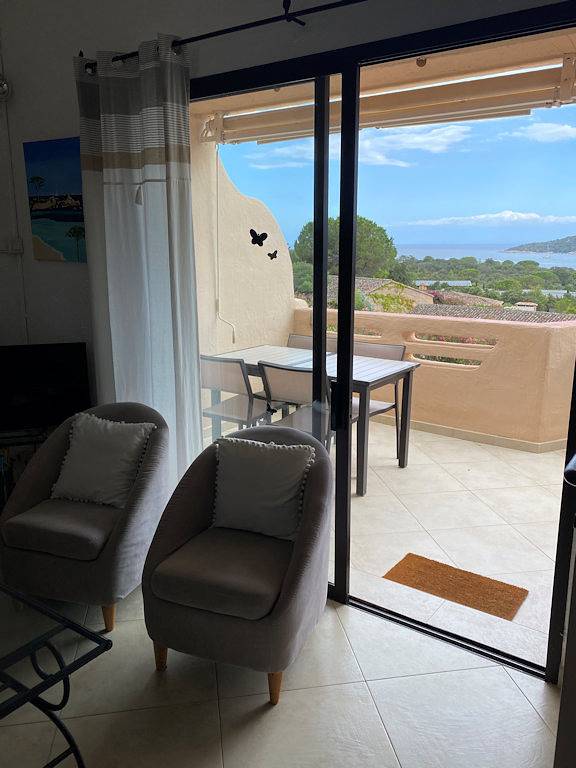 Appartement entier, Santa Giulia Palace, F2, très belle vue mer 600 m de la plage in Santa Giulia, Porto-Vecchio