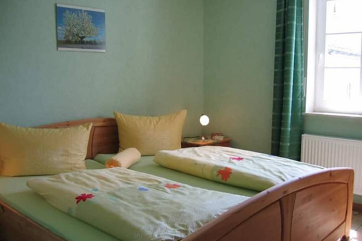 Ferienhaus für 4 Personen, mit Sauna und Garten in Bettenfeld