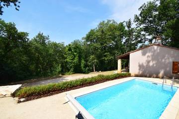 Location De Vacances pour 4 Personnes dans Blanquefort-sur-Briolance, Lot-et-Garonne, Photo 3