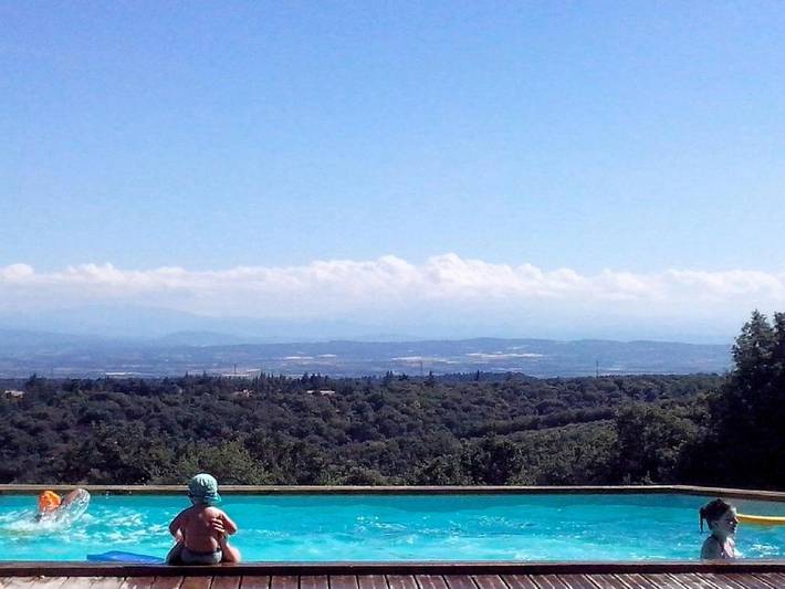 Chambre d’hôte pour 3 personnes, avec Jacuzzi ainsi que Piscine et Vue