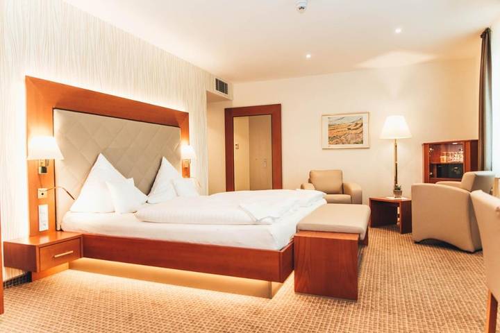Hotel voor 3 personen, with Whirlpool and Terras as well as Tuin and Zwembad in Tecklenburg