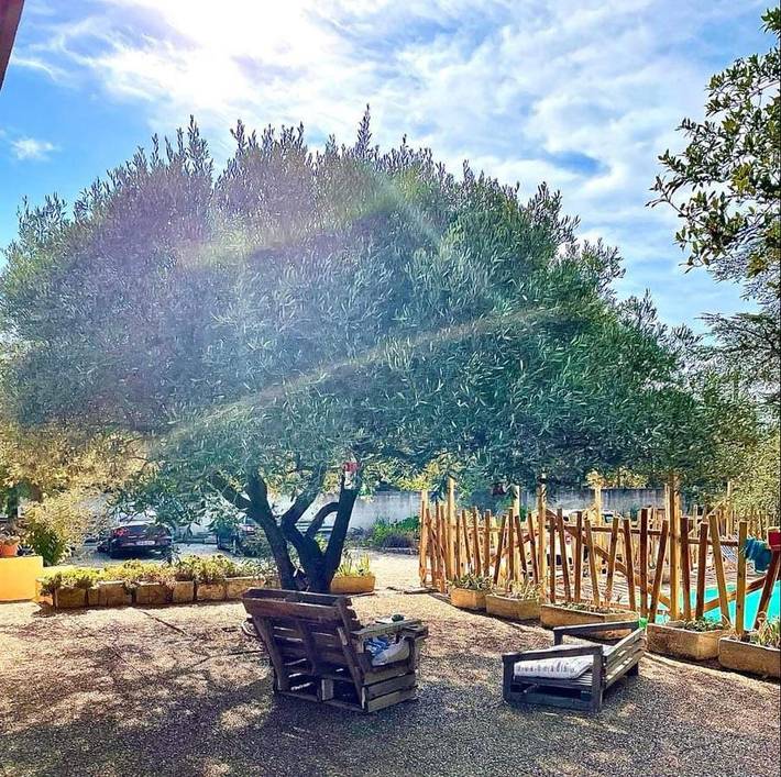 Appartement de vacances pour 2 personnes, avec jardin ainsi que piscine et vue
