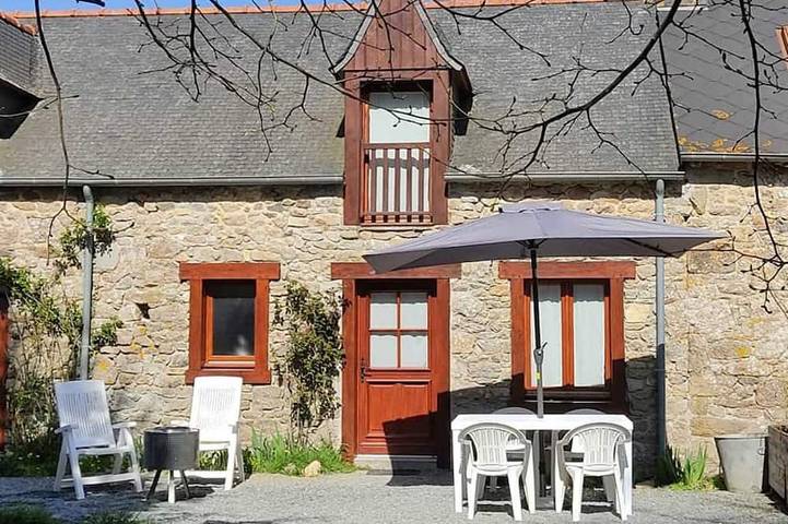 Location de vacances pour 4 personnes, avec Terrasse et Jardin à Ploumagoar