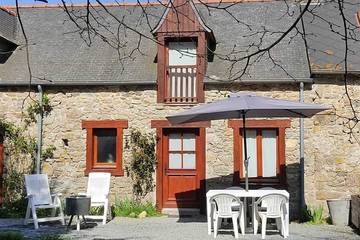 Gîte pour 4 personnes, avec terrasse et jardin, animaux acceptés à Ploumagoar