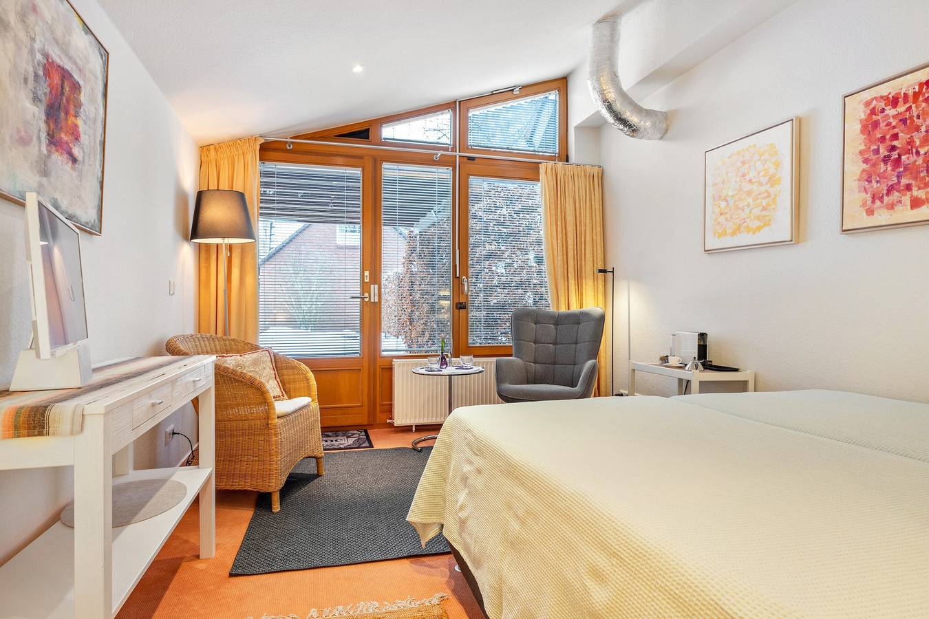 Bed and Breakfast 'Room4you' with Wi-Fi in Hemmingen, Hanover Region