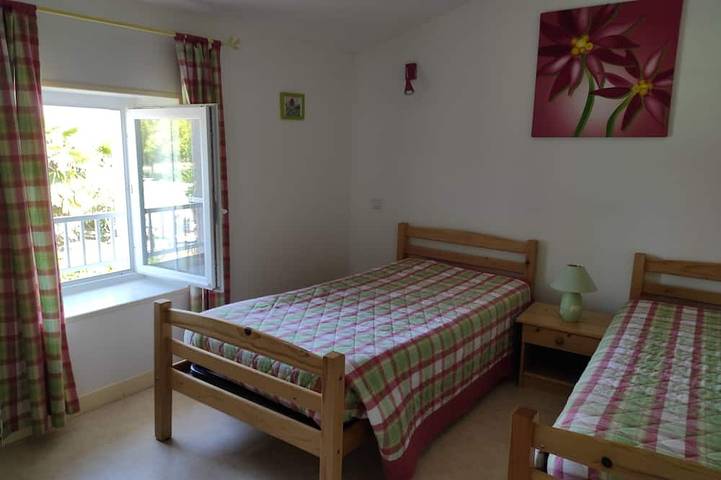 Location de vacances pour 4 personnes, avec Jardin et Piscine à Maillé - 3