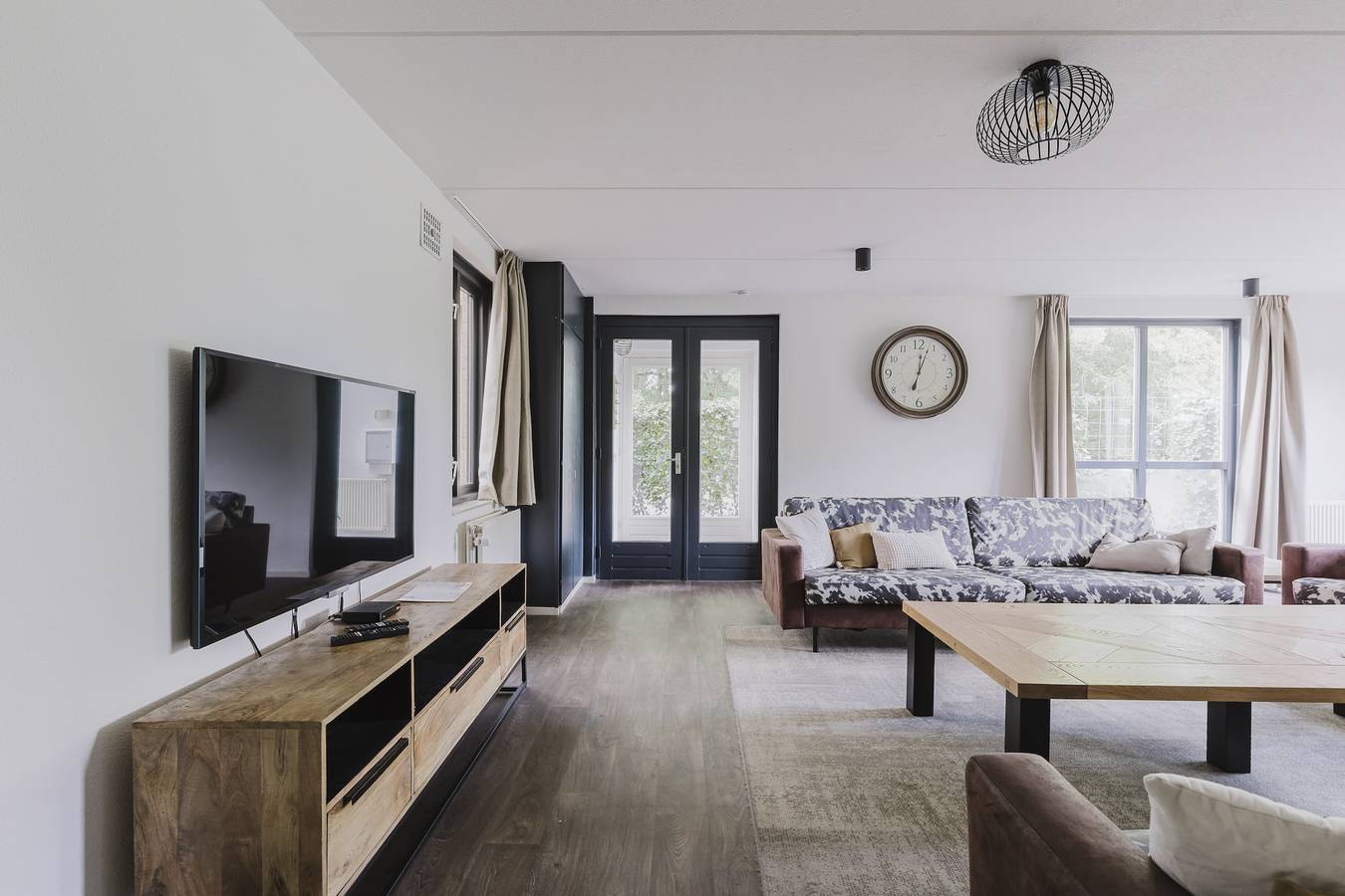 Vakantiepark 't Broeckhuys — 16 - Persons Family bungalow in Betuwe