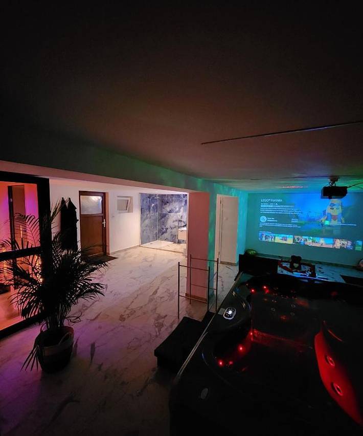 Appartement de vacances pour 6 personnes, avec jacuzzi ainsi que terrasse et sauna