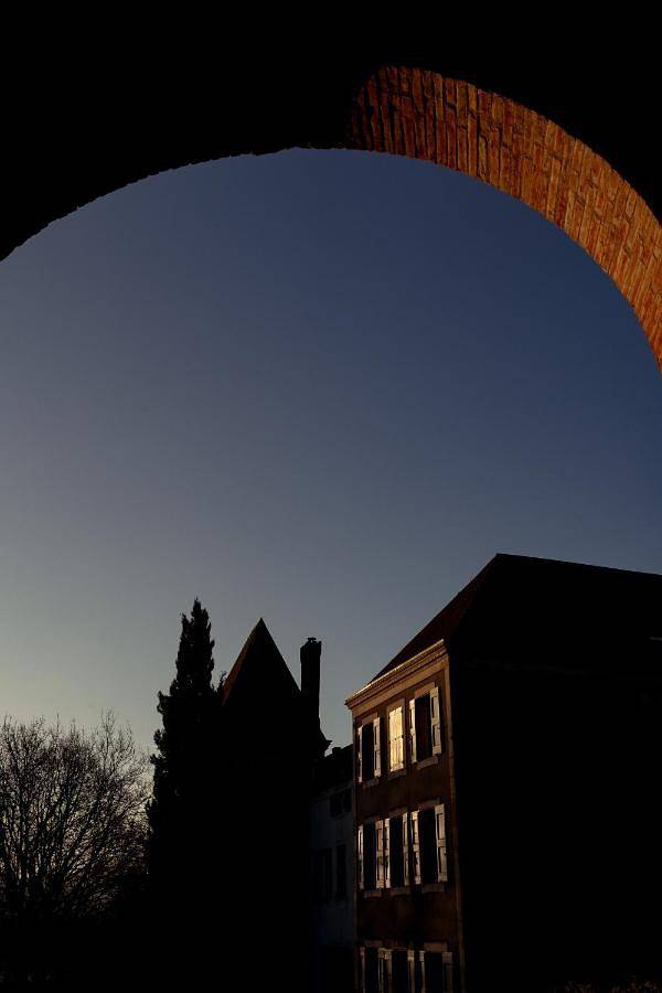 Gîte pour 2 personnes, avec vue ainsi que piscine et jardin à Lempaut - 2
